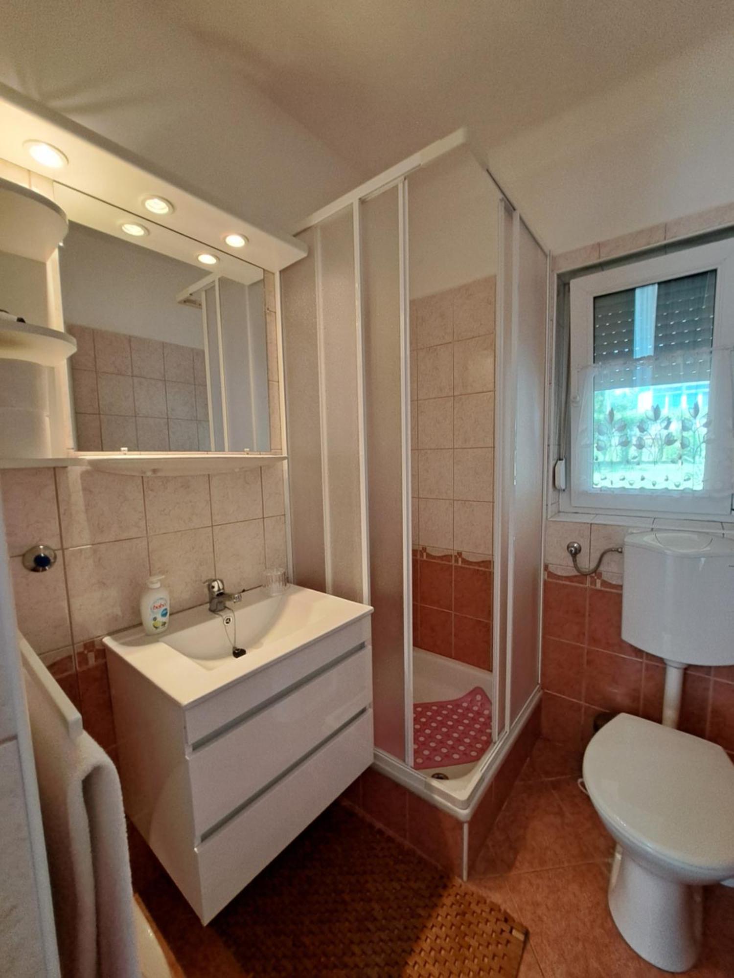 Jazmin Apartman Zalakaros Luaran gambar